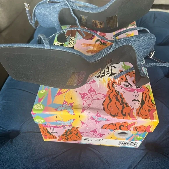 Denim Strap Kitten heels sandals - Picture 8 of 9